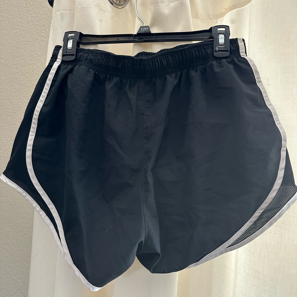 athletic shorts - Picture 2 of 3